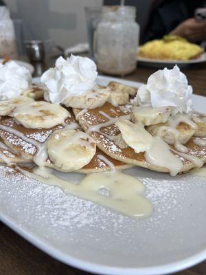 Cinnamon banana pancakes