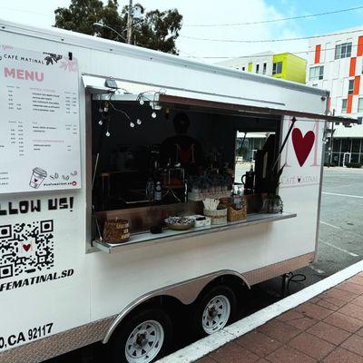 Our charming coffee trailer offers freshly brewed coffee and delectable treats, perfect for your morning routine or an afternoon pick-me-up