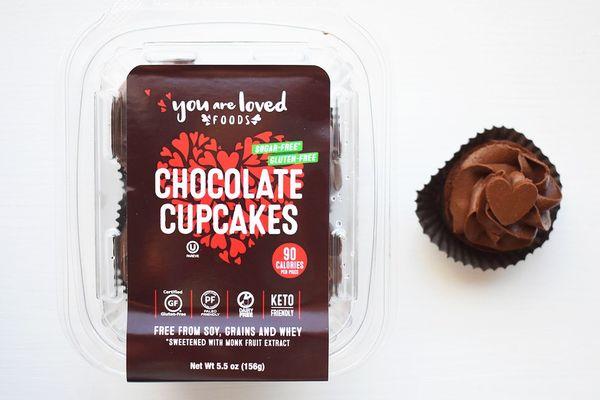 Welcome to paradise! These delicious and healthy cupcakes are made with our rich, moist, creamy chocolate, almond milk and coconut cream.