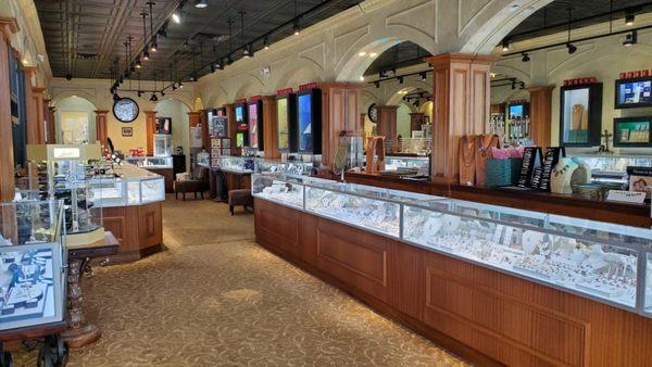 Atlantic City Jewelry has a huge selection of jewelry including vintage and estate pieces.