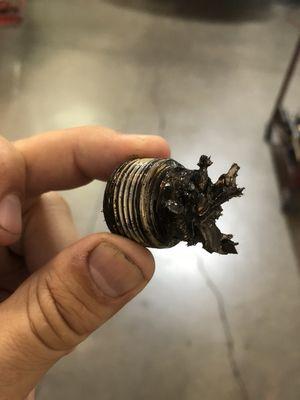 Rear differential drain plug accumulated a lot metal shavings