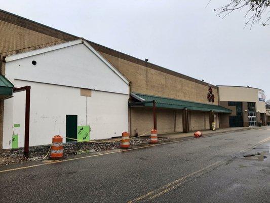 Recent construction at old Farm Fresh Market