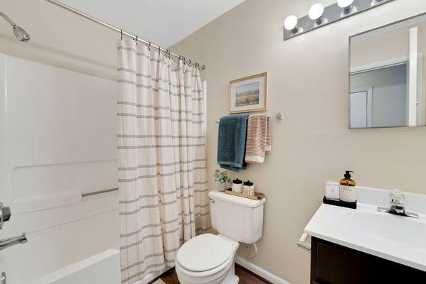 Woodbridge Station bathroom with bathtub