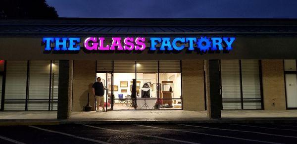 STATE OF THE ART GLASS BLOWING STUDIO / GLASS GALLERY / SMOKE SHOP