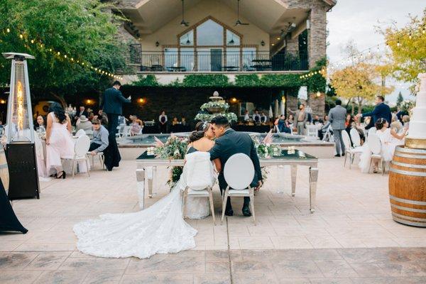 Beautiful wedding day at Wolfe Heights, captured by Anna Perevertaylo Photography