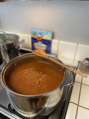 Fresh Pomarola spaghetti sauce made with Pedrick's ripe tomatoes!