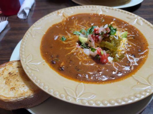 Turkey sausage and black bean chili. Excellent.