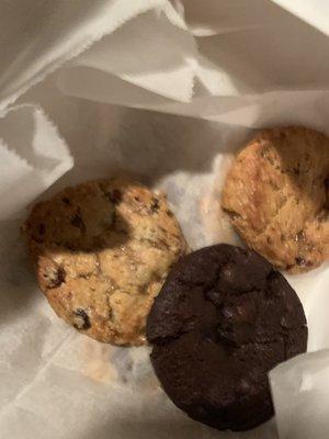 2 oatmeal raisin, Brookie