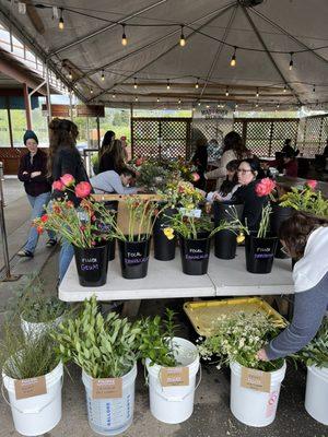 Flower Bouquet Workshop from Moon Carrot Farms!