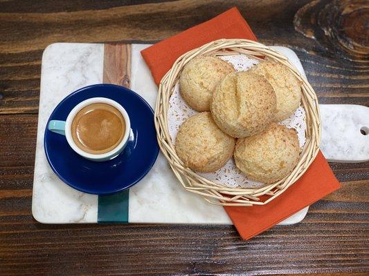 Pao de queijos