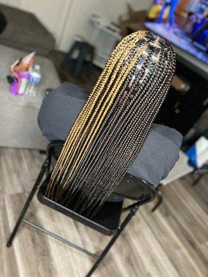 Medium Knotless Braids