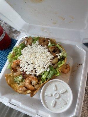 Taco salad with shrimp