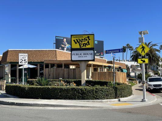 Great new patio for amazing sunset views one block from the beach - Tourmaline surf spot.