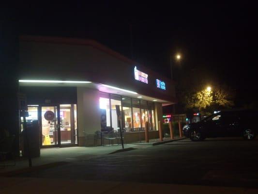 Dunkin donuts and baskin robbins combo location.