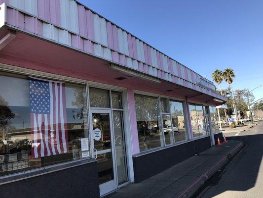 Exterior of Butter Cream Bakery & Diner in Napa.