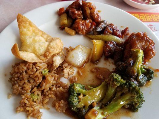 From 12 o'clock:  Kung pao chicken, general chicken, Mandarin chicken, chicken fried rice, cream cheese puff