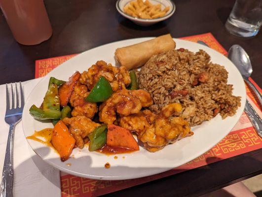 General Tso's Chicken, Fried Rice & Spring Roll Combo