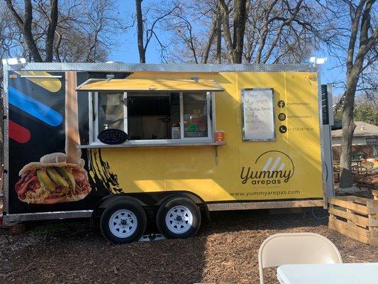 Food truck has vibrancy of the colors of Columbia !