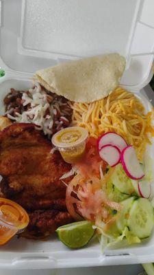 Combo plate - Milanesa de pollo.