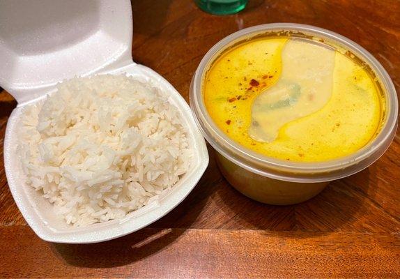 small yellow curry w chicken (medium spice) & white rice