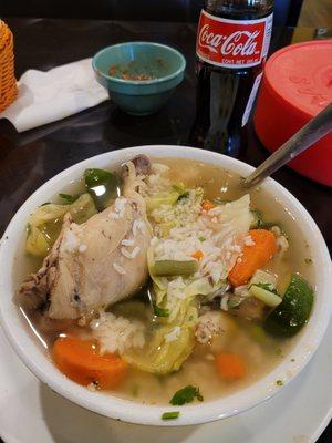 Riquísimo Caldo de Pollo.