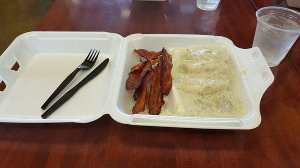 Love the bacon and biscuits and gravy. Whenever I am in town I eat the breakfast here and sometimes dinner.