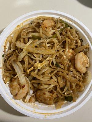 Shrimp Pad Thai extra Spicy   Great taste but noodles cut up kinda short  Old people style