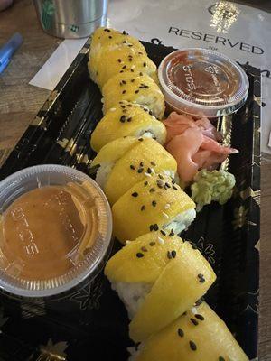 Mango veggie roll