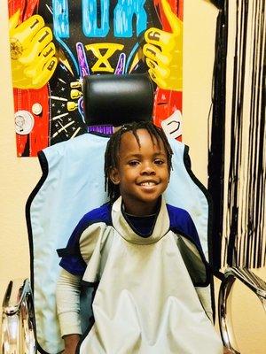 Look at that this awesome smile! This patient is so happy to with his x-rays!