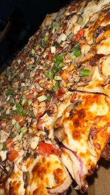 Garlic Chicken & Garlic Gourmet Pizza sooo good