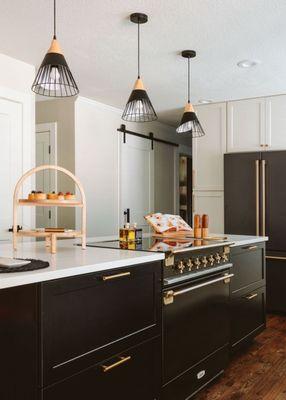 Kitchen island & cabinetry