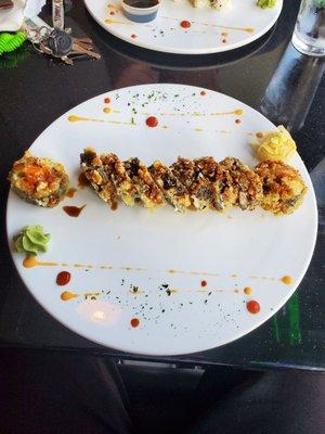 Crunchy roll. The best roll with flavors and textures.