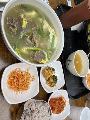 Beef Rib Soup with banchan