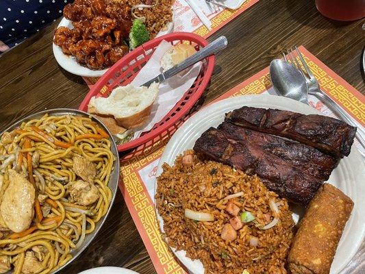 General Tsos, Chicken Lo Mein, Ribs with Ham Fried Rice.