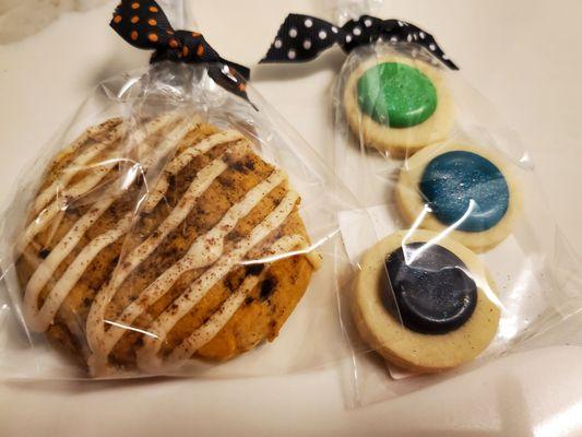 Pumpkin spice and sugar mini cookies