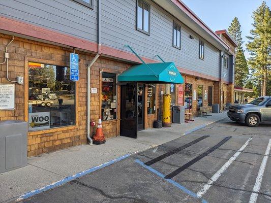 Nyack Shell Convenience Store, Emigrant Gap