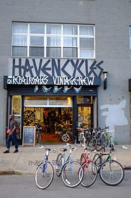 The old Haven Cycles storefront on Knickerbocker at Flushing.