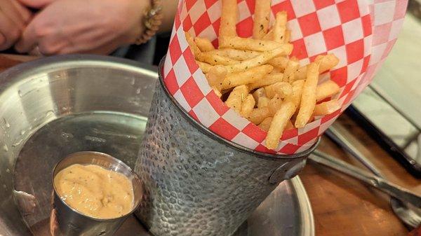 Fries with garlic aioli