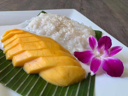 Mango and sweet sticky rice smothered with coconut sauce