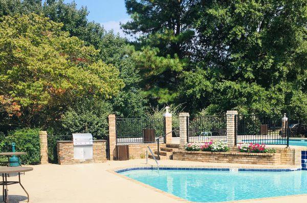 Beautiful pool and grill area!!