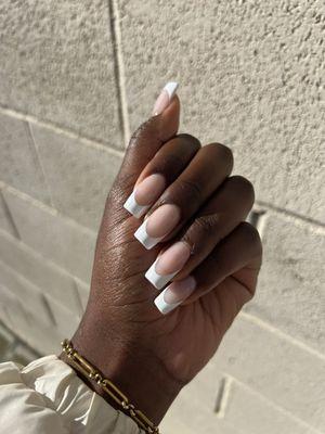 French tips Manicure