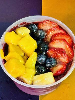 Acai Bowl with Strawberry, Blueberry and Mango