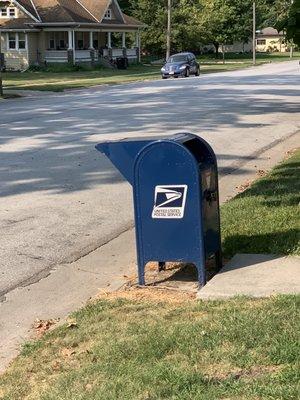 Mail bin