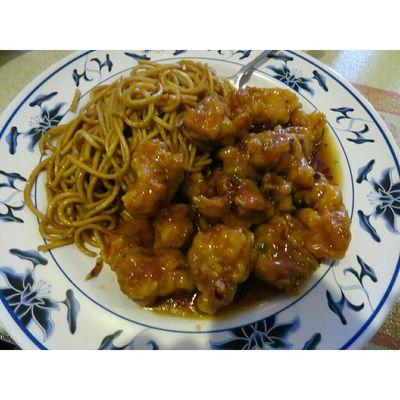 Orange chicken with lo mein & no veggies.