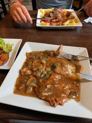 Chicken Marsala- with chef's choice of starch (a couple slices of potatoes & boiled broccoli)