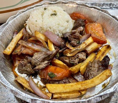 Lomo saltado