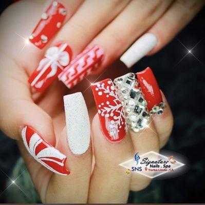 My Christmas Nails by Naomi