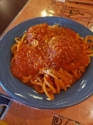 Kids spaghetti and meatballs