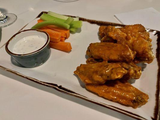 Crispy Chicken Wings (buffalo sauce not spicy at all) - VN