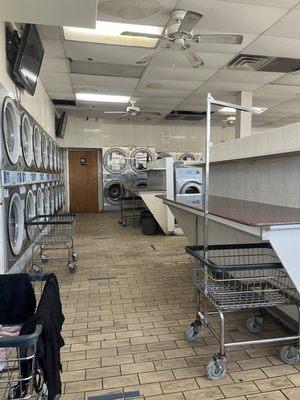 D S M Laundromat